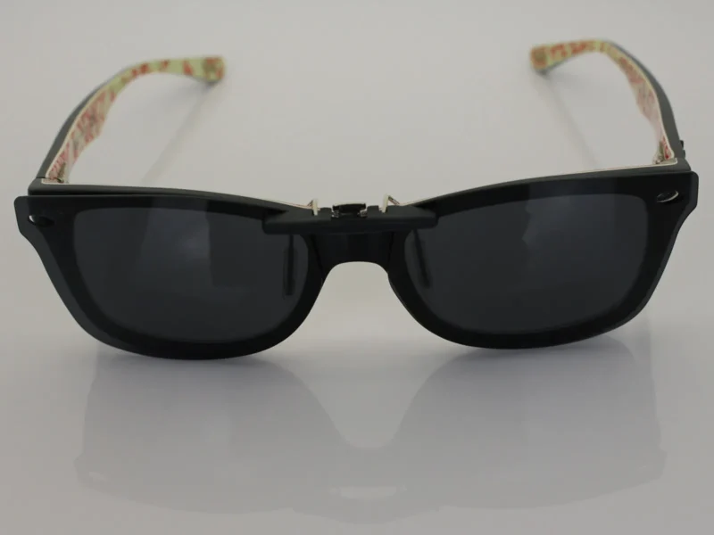 Custom Polarized Clip On Sunglasses For RAYBAN RB5228 (RX5228) 50-17-140 50x17 (Black Color Lenses) - Image 3